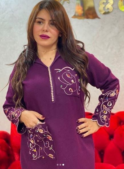 جلابة بثوب سخون مطروزة بالألوان