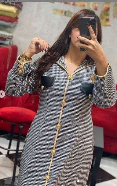 جلابة بثوب سخون مطروزة بالألوان