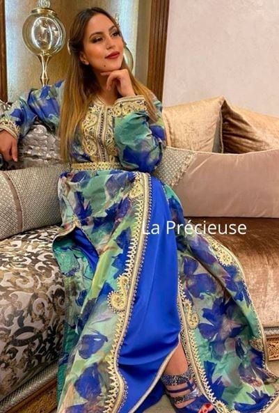 قفاطن عصرية جديدة بالطرز والتنبات 