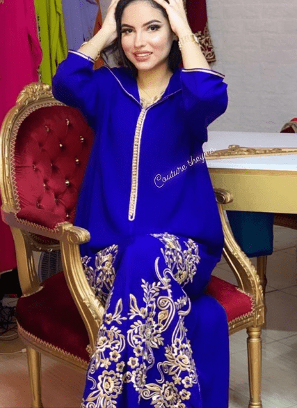 دفعة من الجلابات المطروزة بالالوان