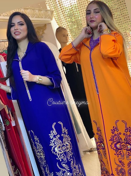 دفعة من الجلابات المطروزة بالالوان