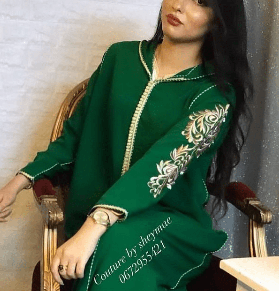 دفعة من الجلابات المطروزة بالالوان