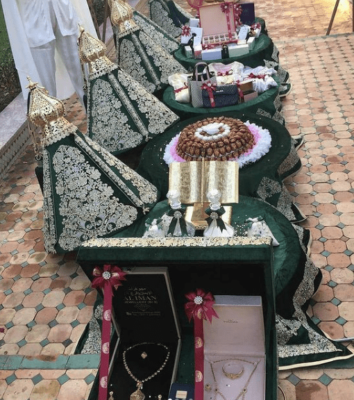 دفعة من طيافر الدفوع وهدايا العروس المغربية