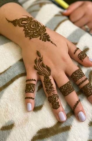 نقوش حناء عصرية